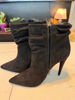 JustFab Alyssa Black Suede Look Ankle Booties Women’s 9.5 Pointed Toe Heels